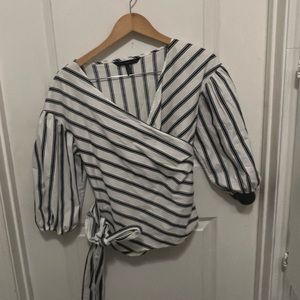 White House Black Market Wrap around blouse Sz Small PreOwned 19 inches p2p